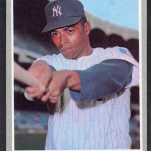 Topps 1970 #23 Bill Robinson Outfield Yankees Near Mint