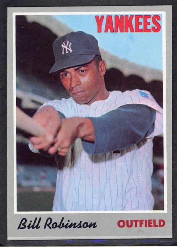 Topps 1970 #23 Bill Robinson Outfield Yankees Near Mint